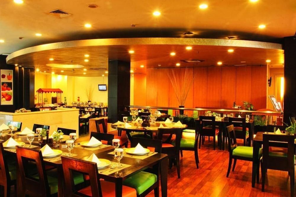 Grand Suka Hotel Пеканбару Экстерьер фото