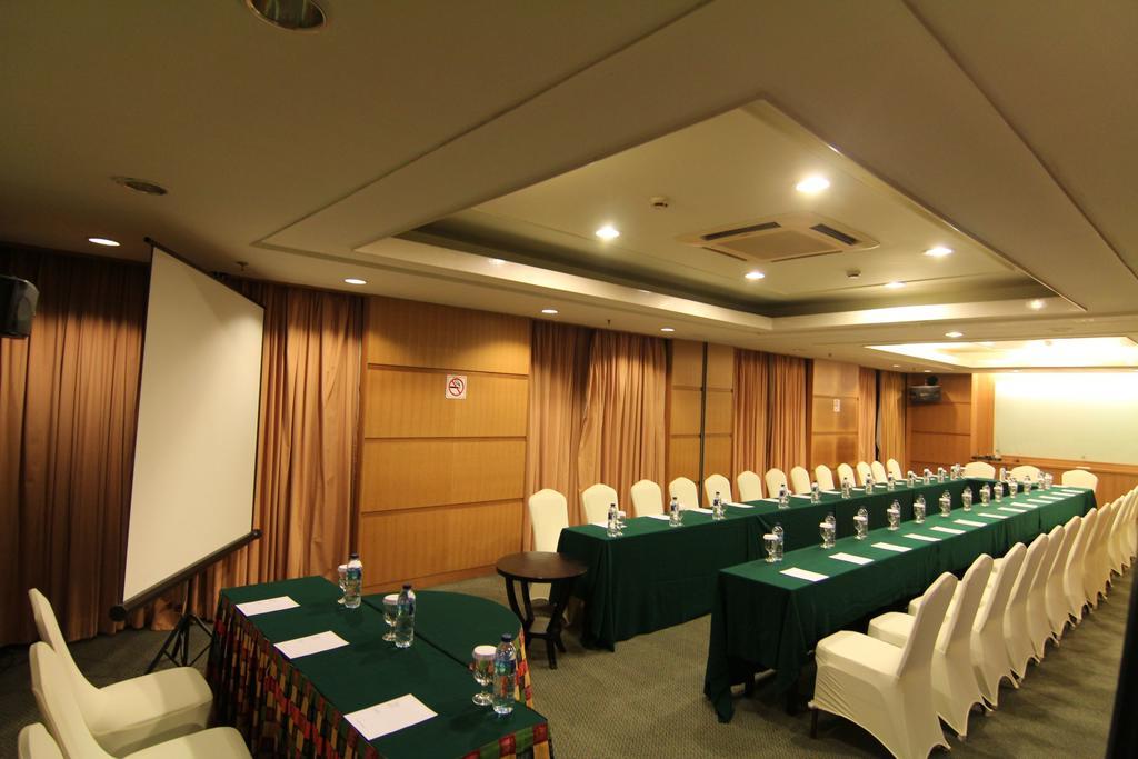 Grand Suka Hotel Пеканбару Экстерьер фото