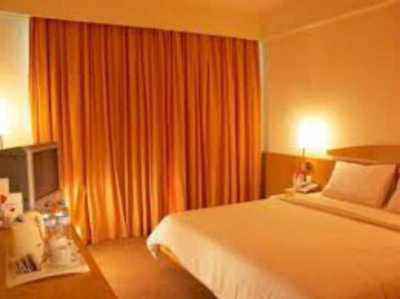 Grand Suka Hotel Пеканбару Экстерьер фото