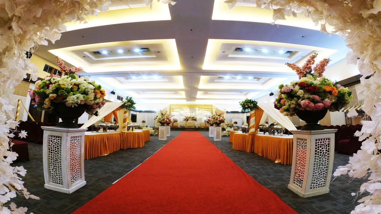 Grand Suka Hotel Пеканбару Экстерьер фото