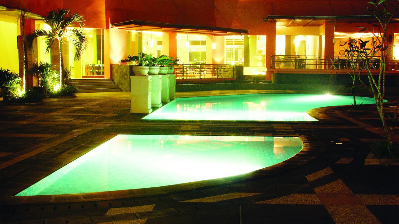 Grand Suka Hotel Пеканбару Экстерьер фото