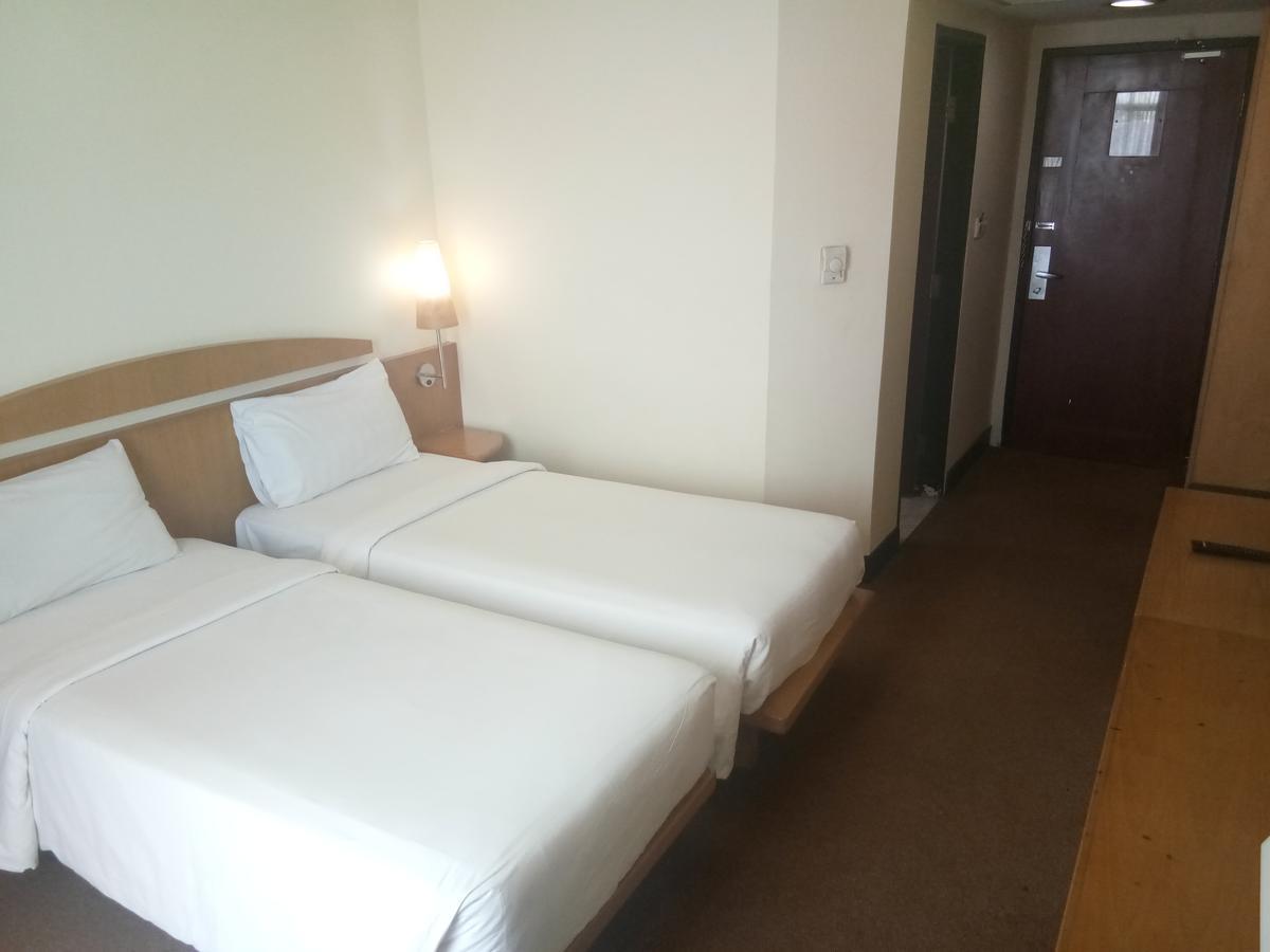 Grand Suka Hotel Пеканбару Экстерьер фото