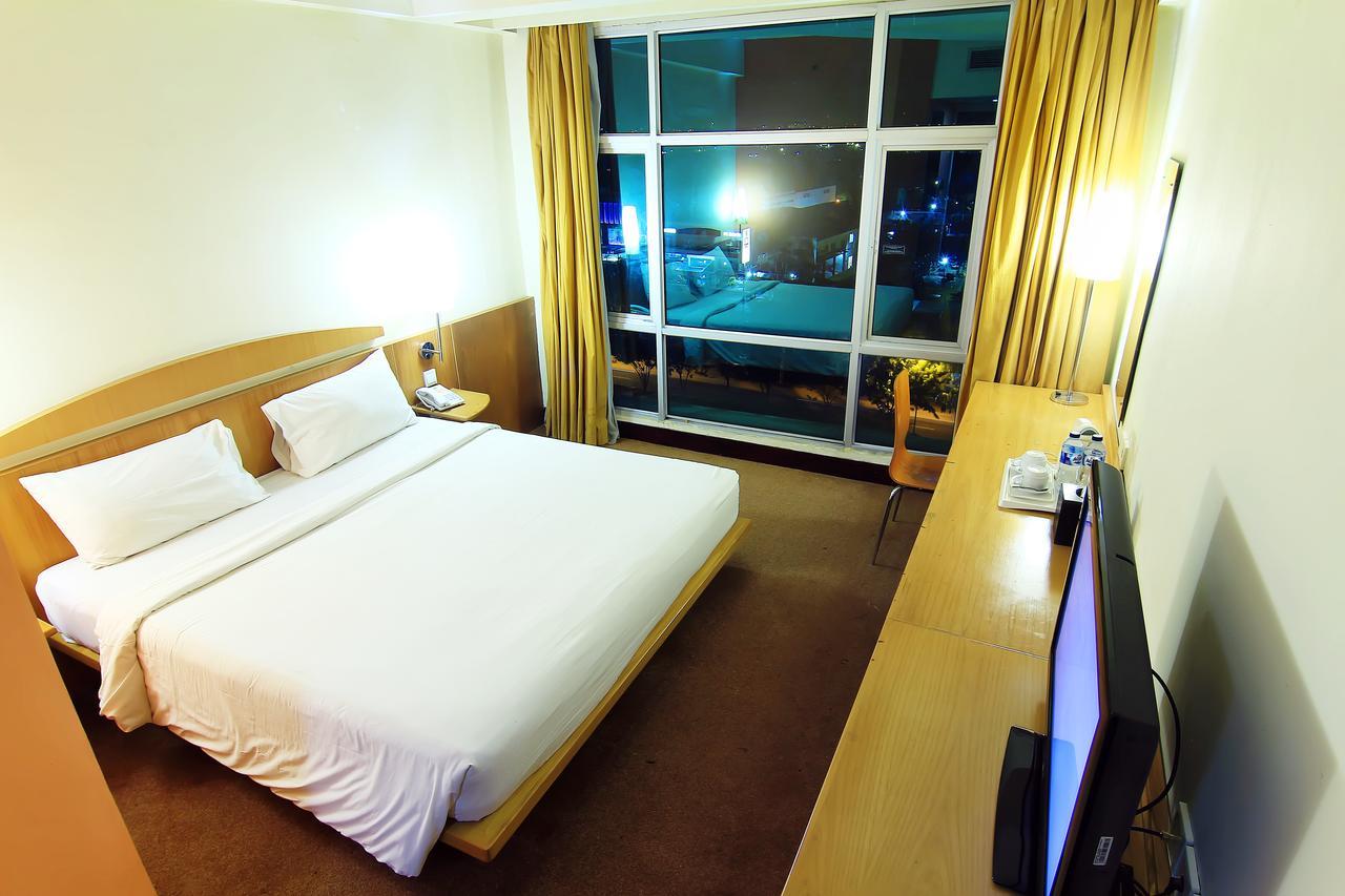Grand Suka Hotel Пеканбару Экстерьер фото