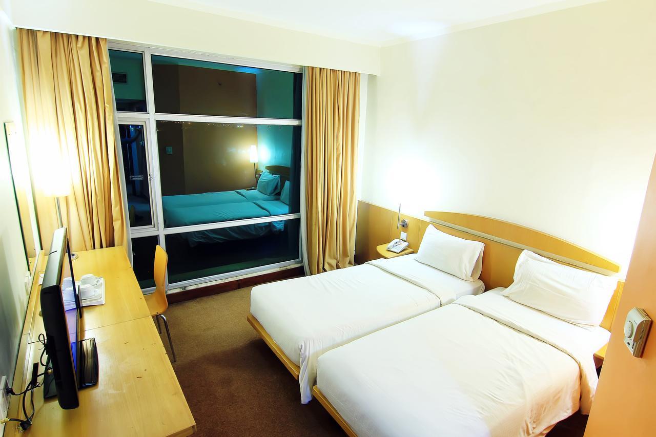 Grand Suka Hotel Пеканбару Экстерьер фото