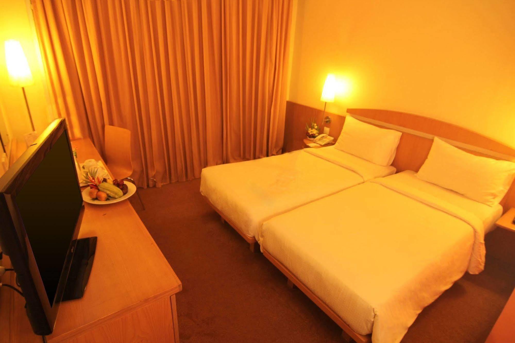 Grand Suka Hotel Пеканбару Экстерьер фото